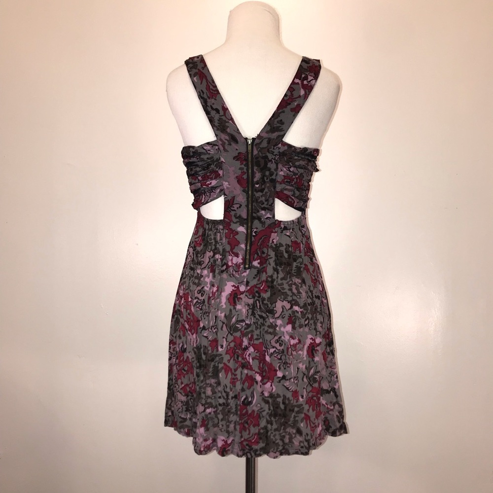 Wallflower Vintage Floral Print Dress with Lace - Picture 4 of 7